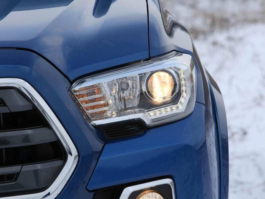  Toyota Tacoma Limited Double Cab 2015 года  (фото 18 из 57)
